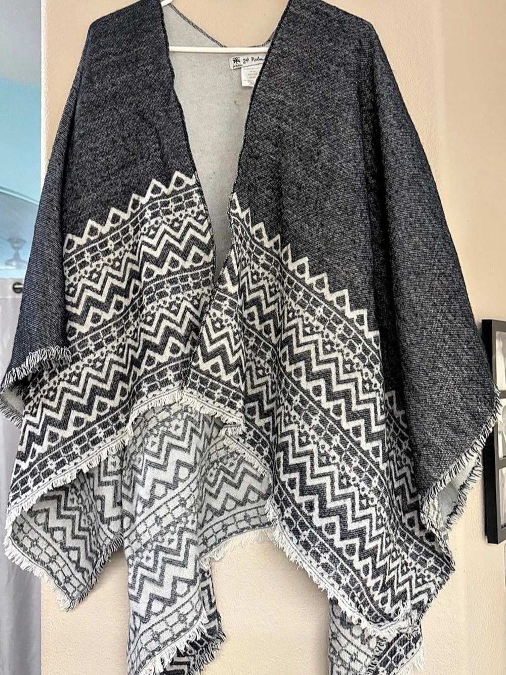 24 Palms Geometric Fringe Poncho Black & White